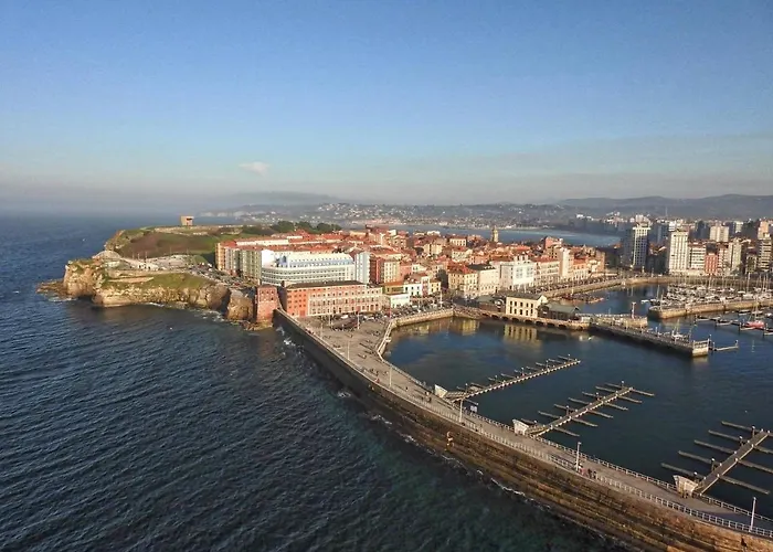 1 Linea De Playa Poniente, Puerto Deportivo Recien Reformado * Gijón